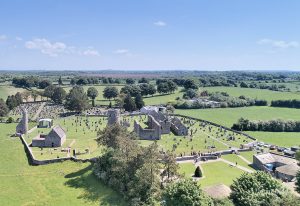 Clonmacnoise Information and Images.