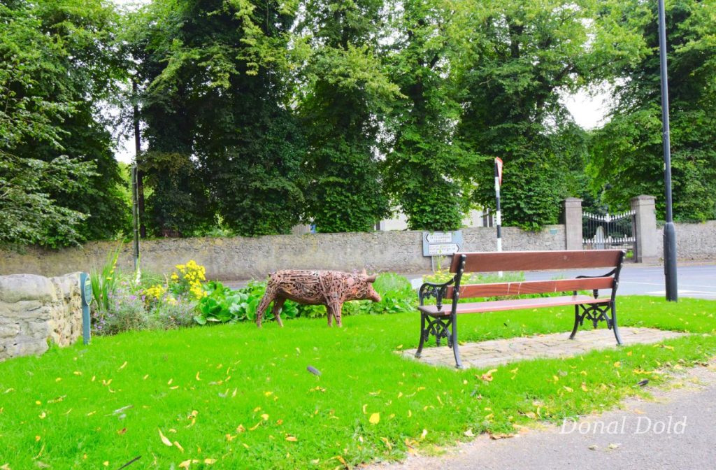 pig statue in Geashill